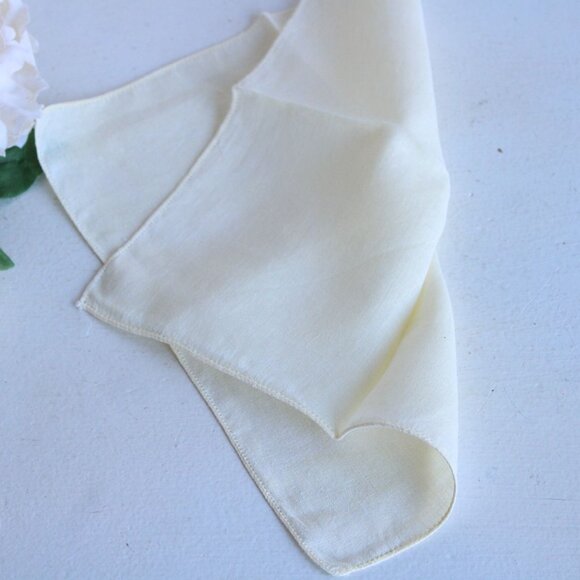 Vintage 1960s Handkerchief, Yellow Linen Hankie - Picture 5 of 10